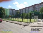 Звичайний двір багатоповерхівки у місті Рівне Звичайний двір багатоповерхівки у місті Рівне