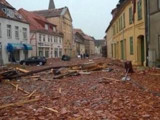 Невтішні наслідки торнадо на півночі Німеччини