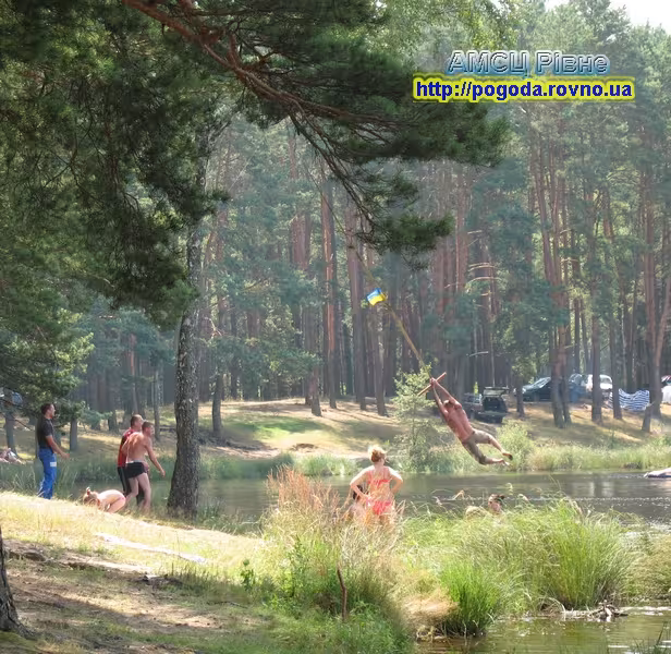 така собі "національна" тарзанка )